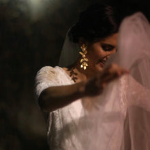 Cargar imagen en el visor de la galería, Aro Dalia White