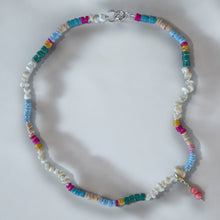 Cargar imagen en el visor de la galería, Colgante Broche Caviar