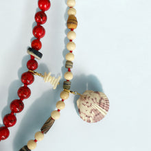 Cargar imagen en el visor de la galería, Colgante Broche Slice White