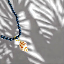 Cargar imagen en el visor de la galería, Colgante Volpe