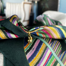 Cargar imagen en el visor de la galería, Colgante Apple