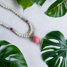Cargar imagen en el visor de la galería, Colgante Cerámica Salmón