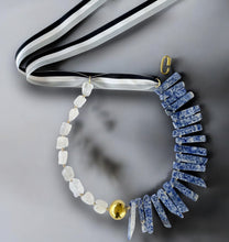 Cargar imagen en el visor de la galería, Collar Aquila Sodalita