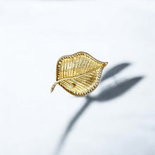 Cargar imagen en el visor de la galería, Broche Vintage Mousse