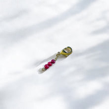 Cargar imagen en el visor de la galería, Colgante Broche Dots Coral