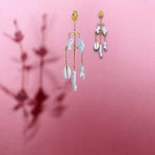 Cargar imagen en el visor de la galería, Aro Puppet Shell