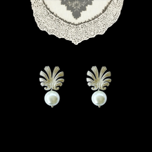 Cargar imagen en el visor de la galería, Aros Catania Pearl Silver - Par