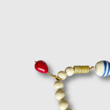 Cargar imagen en el visor de la galería, Colgante Broche Cerámica Red