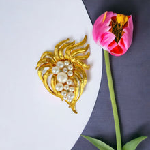 Cargar imagen en el visor de la galería, Broche Cherry PRE-ORDER