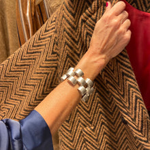 Cargar imagen en el visor de la galería, Esclava Alpha