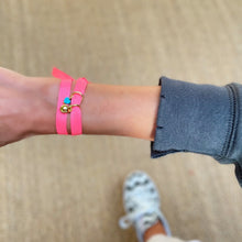 Cargar imagen en el visor de la galería, Colgante Apple