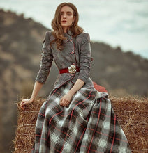 Cargar imagen en el visor de la galería, Broche Camelia