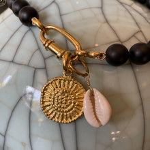 Cargar imagen en el visor de la galería, Colgante Pipa