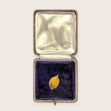 Cargar imagen en el visor de la galería, Broche Vintage Verdette
