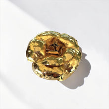 Cargar imagen en el visor de la galería, Broche Camelia
