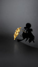 Cargar imagen en el visor de la galería, Broche Vintage Margaret

