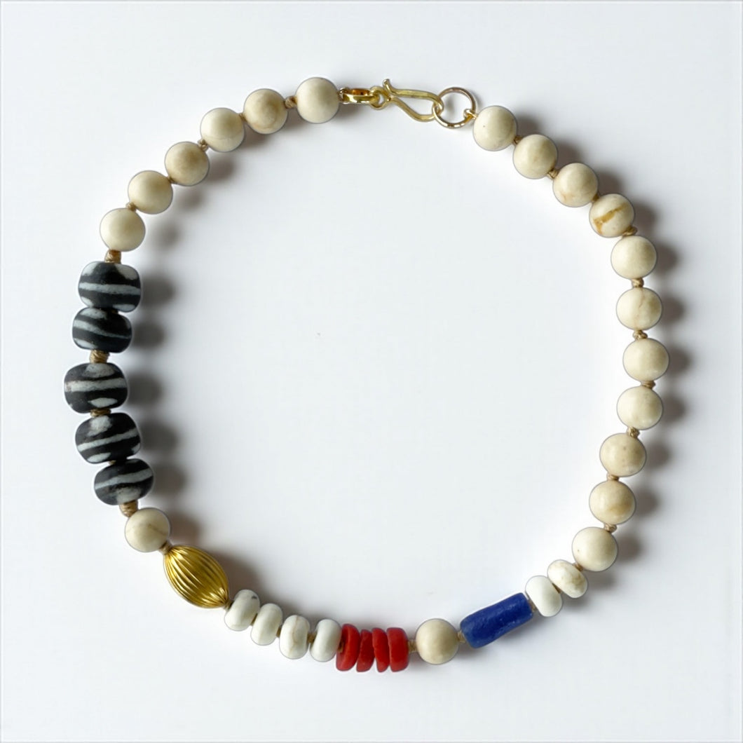 Collar Uma