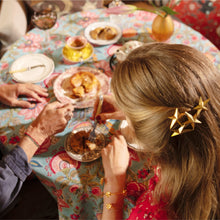 Cargar imagen en el visor de la galería, Tocado Cosmos
