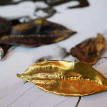 Cargar imagen en el visor de la galería, Aros Magnolia - Par
