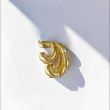 Cargar imagen en el visor de la galería, Broche Vintage Volute
